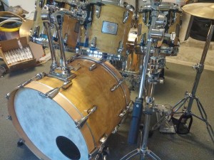 Pearl Custom Z in Figured Maple Drum Wrap