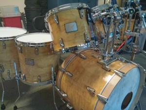 Pearl Custom Z in Figured Maple Drum Wrap